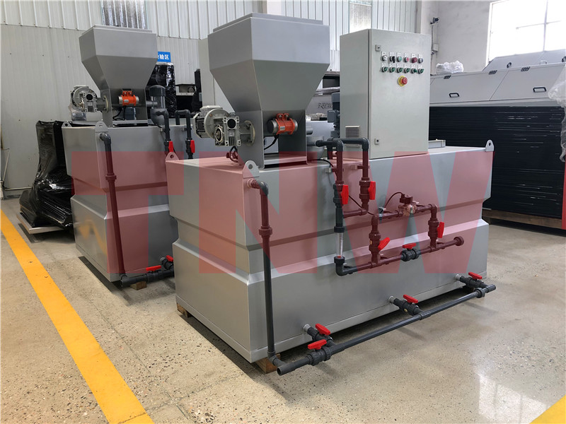 三腔全自動(dòng)加藥裝置